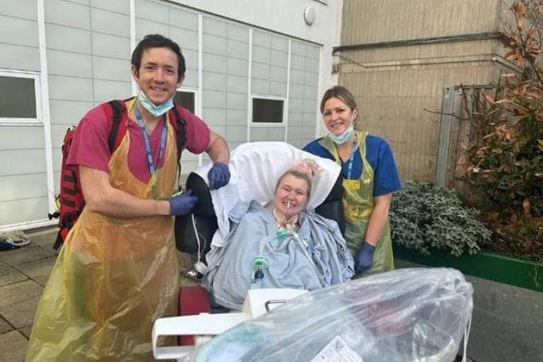BRI ICU consultant at UHBW, George Townsend, ECMO patient Bethany King, and ECMO Nurse Specialist at UHBW, Carly Smith group photo