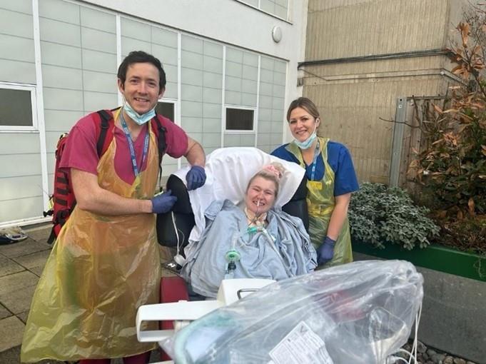 BRI ICU consultant at UHBW, George Townsend, ECMO patient Bethany King, and ECMO Nurse Specialist at UHBW, Carly Smith group photo